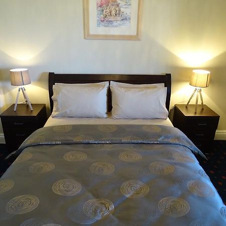 Blyth Hotel Bagian luar foto