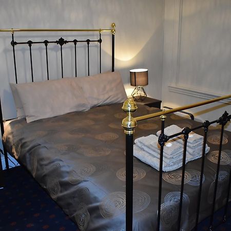 Blyth Hotel Bagian luar foto