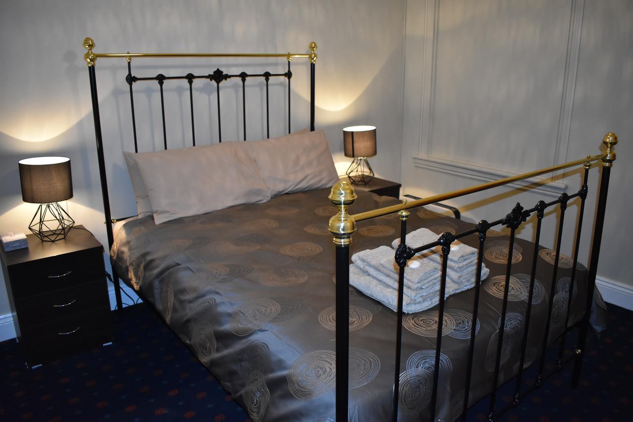 Blyth Hotel Bagian luar foto