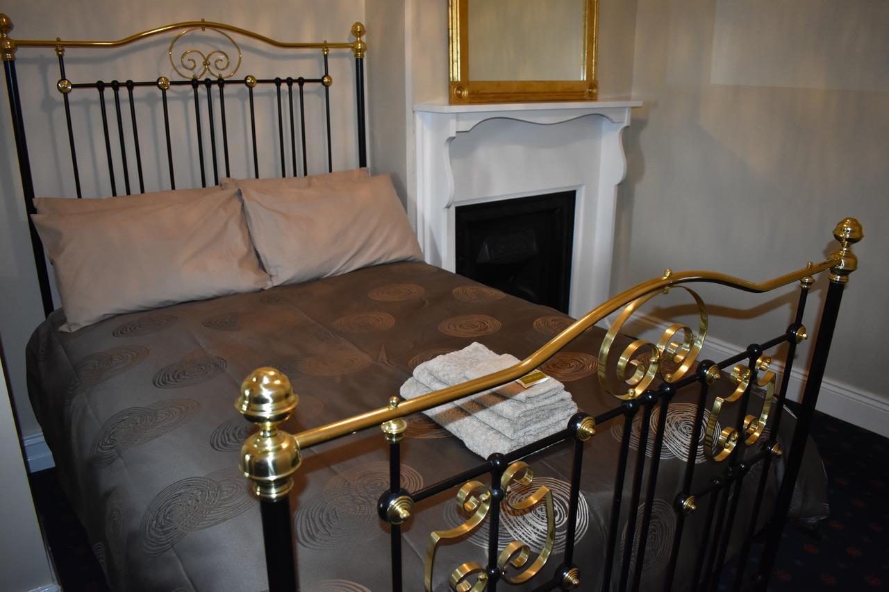 Blyth Hotel Bagian luar foto